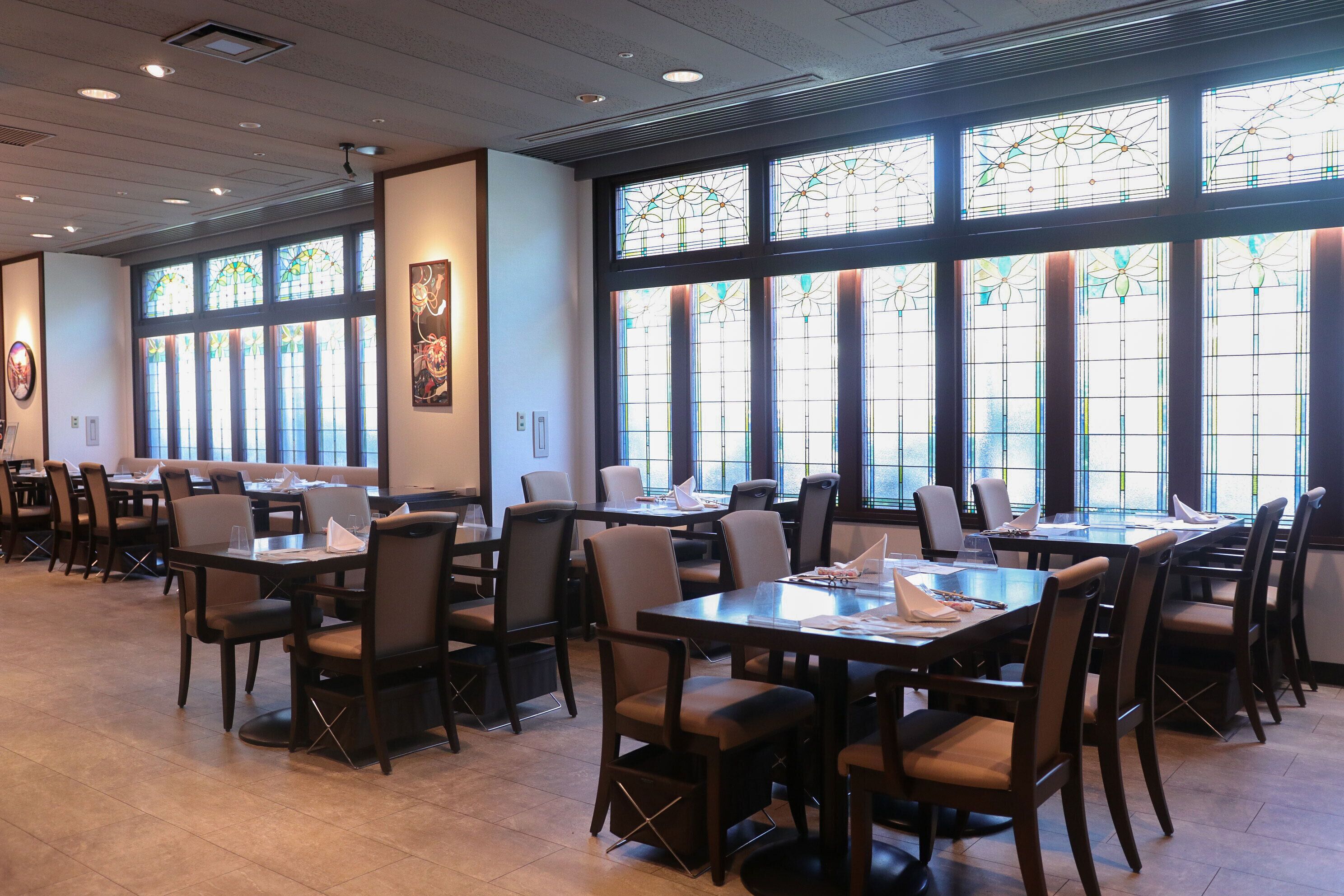 breakfast and lunch served