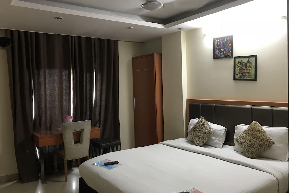 Deluxe Room | Rollaway beds, free WiFi