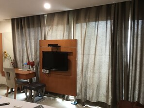 Triple Room | Room amenity - Hotel R Continental (New Delhi)