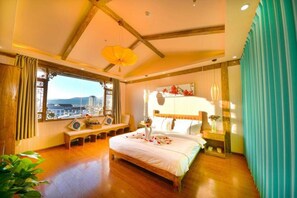 Boutique Double Room | Desk, free WiFi - Mountain View Inn (Lijiang)