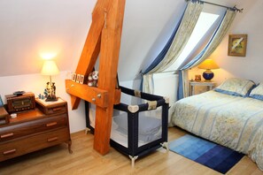 1 bedroom, individually decorated, individually furnished, free WiFi