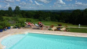 Piscine extérieure (ouverte en saison)