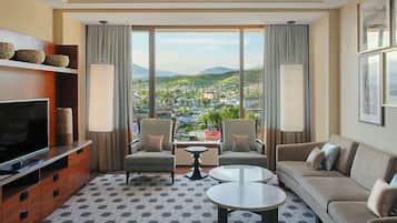 Hochwertige Bettwaren, Minibar, Zimmersafe, Schreibtisch