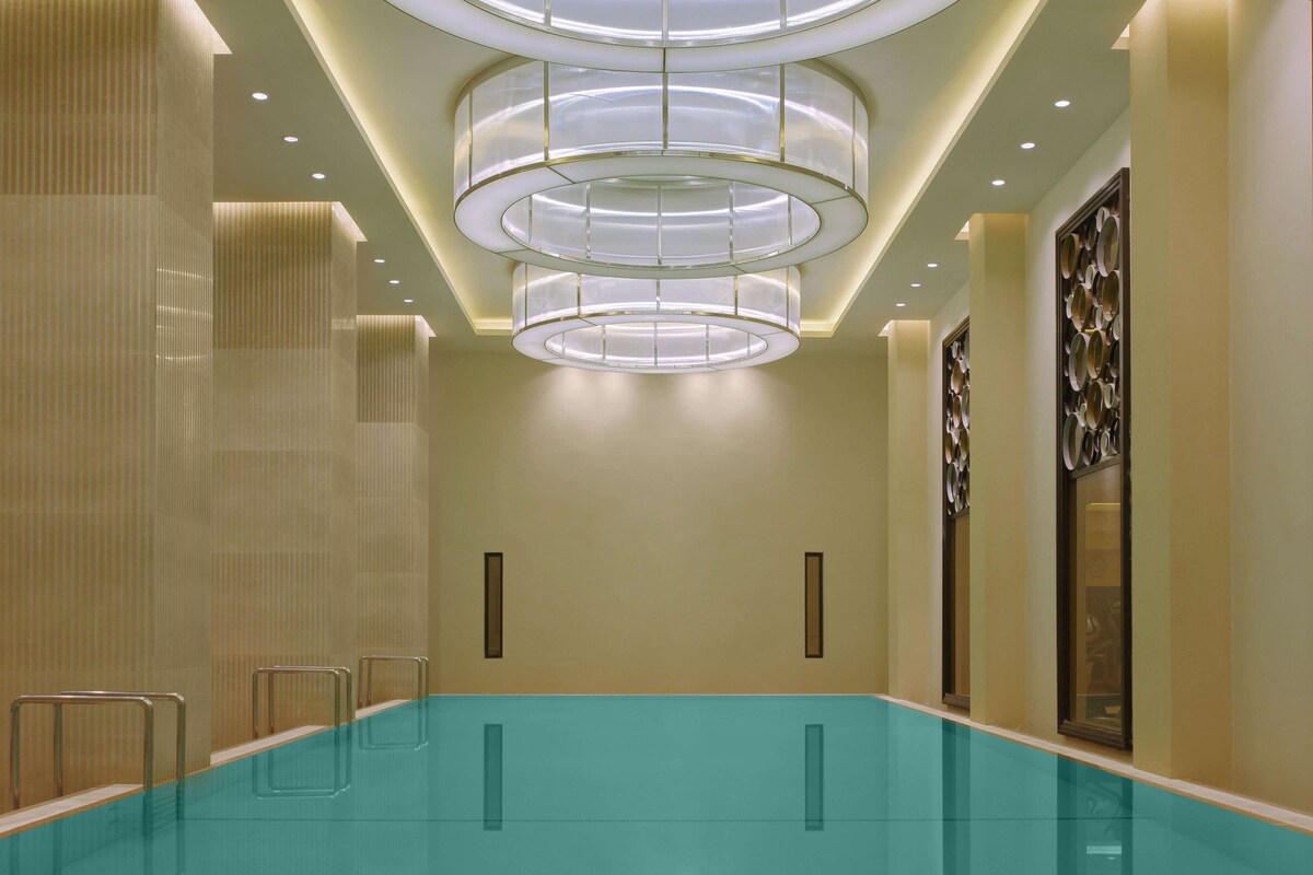Central Asia, Indoor pool