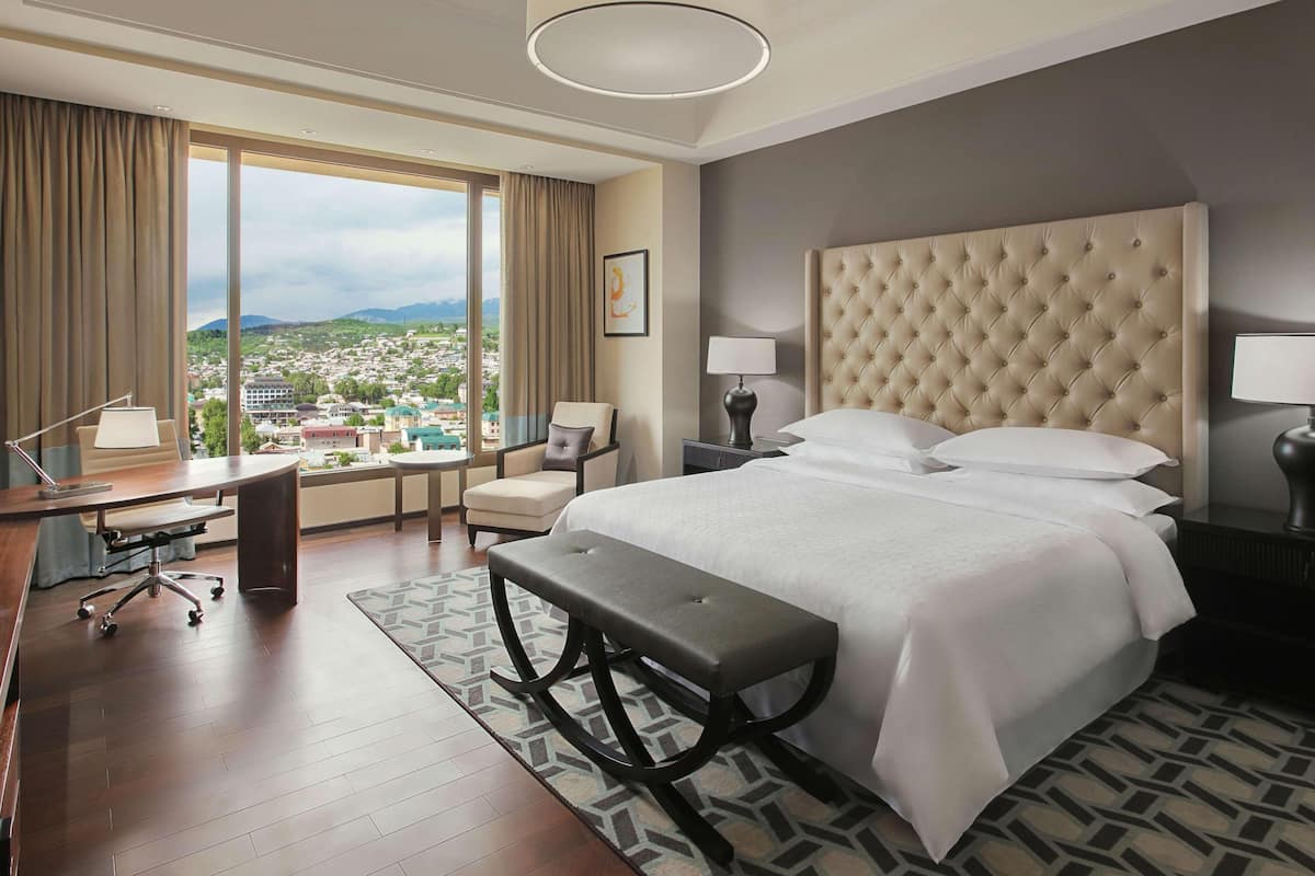 Premium bedding, minibar, in-room safe, desk