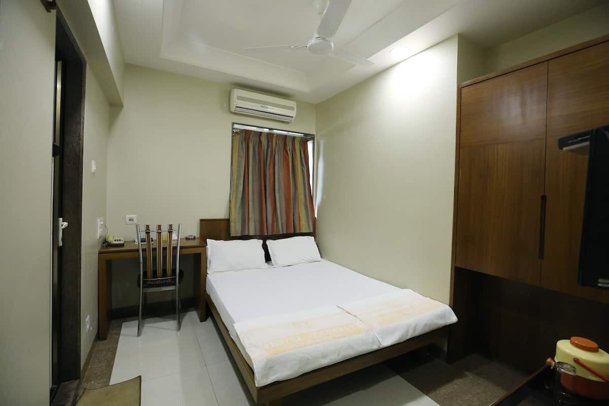 Standard Double Bed | Truy cập Internet không dây miễn phí, bộ trải giường