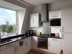 Apartment, 1 Bedroom | Private kitchen