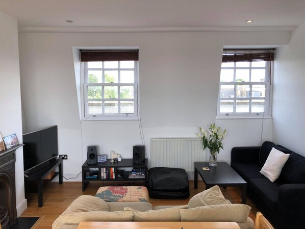 Apartment, 1 Schlafzimmer | Wohnzimmer | Flachbildfernseher