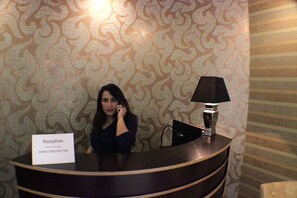 Reception - Finest - Hotel Suiten Bonn (Bonn)
