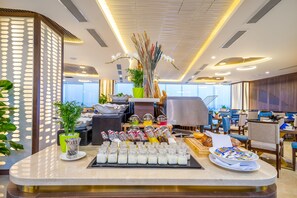 TĂ€gliches FrĂŒhstĂŒcksbuffet (300000 VND pro Person)