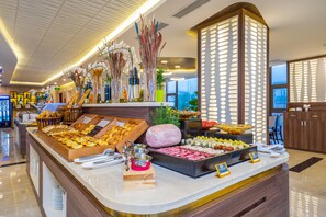 Breakfast, lunch, dinner and brunch served  - Grand Gold Hotel (Da Nang)