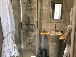 Deluxe Double Room, Private Bathroom | Bathroom - Demeure Saint Martin (Blancs-Coteaux)