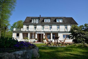 Exterior - Arnimsruh Hotel Garni (Lübeck)