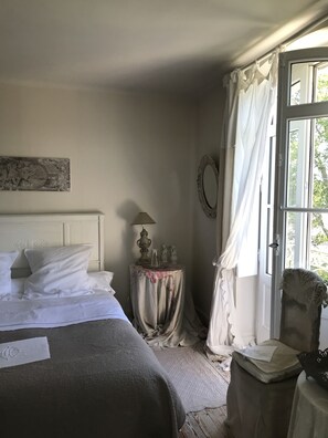 Chalet (Gîte Beauséjour) | Decoración personalizada, muebles diferentes y escritorio