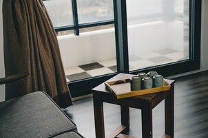 精品客房, 浴缸 (301) | 1 多间卧室、遮光窗帘、免费 WiFi、床单