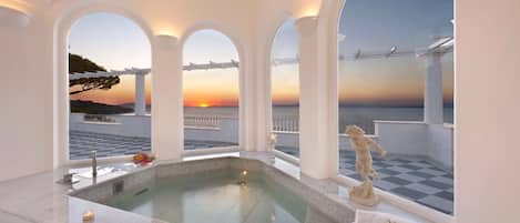 Suite Deluxe, bain à remous, vue mer | Vue de la chambre