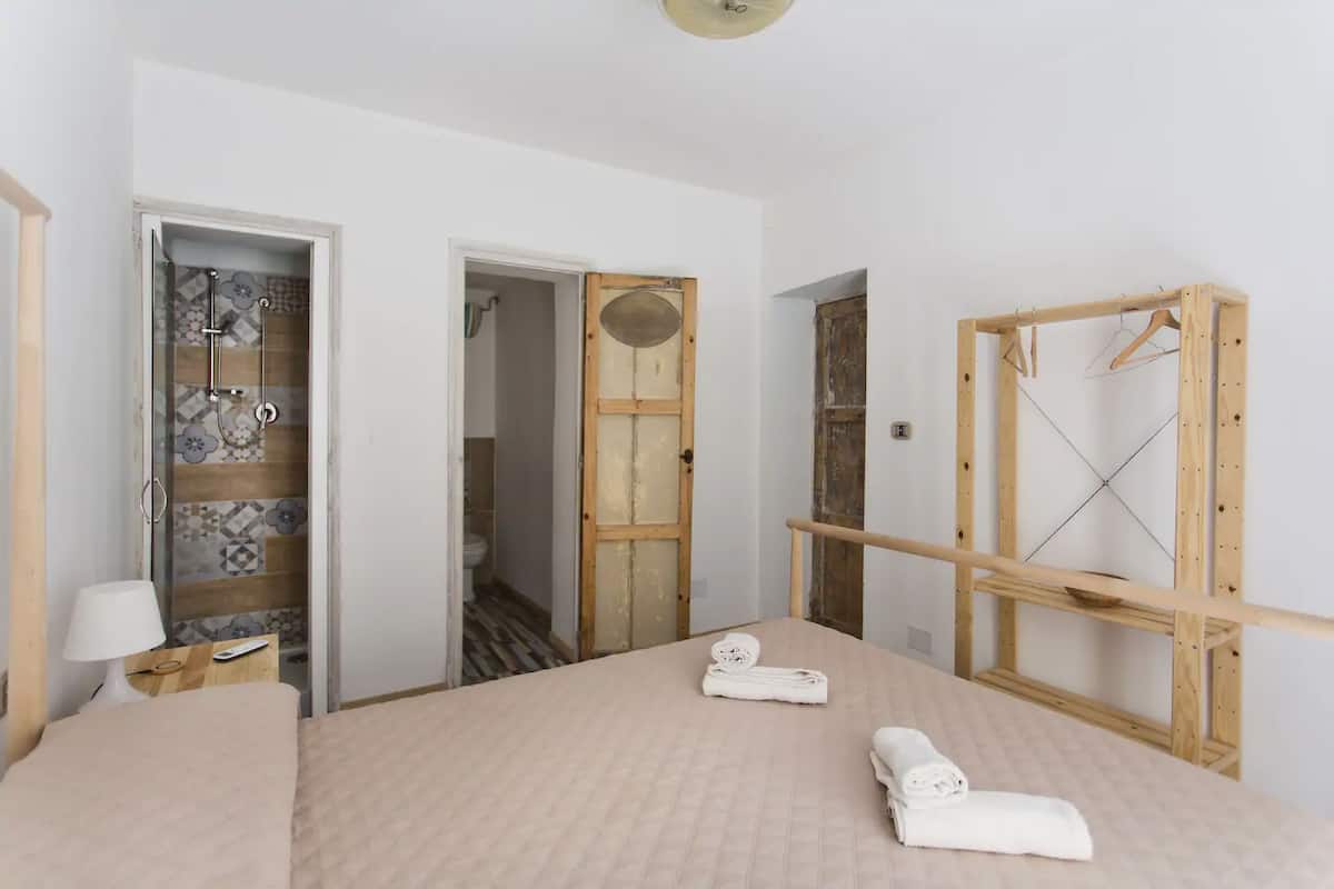 Comfort Room, 1 Katil Kelamin (Double), Balcony, Garden View | 1 bilik tidur, dihias secara berasingan