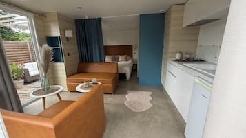 Mobile Home | Living area | Flat-screen TV