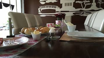 Coffee/tea maker, electric kettle