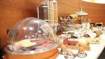 Petit déjeuner buffet compris tous les jours