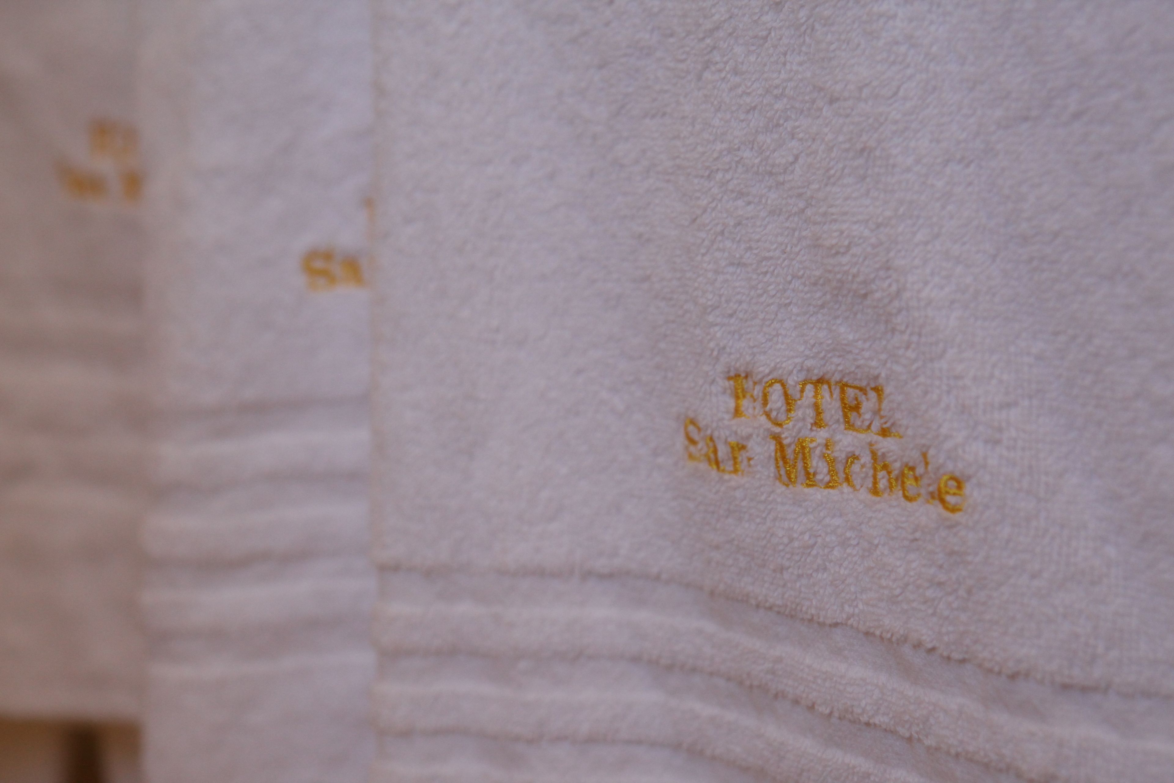 shower, rainfall showerhead, free toiletries, hair dryer