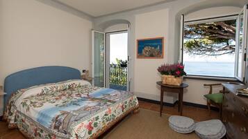 In-room safe, desk, soundproofing, rollaway beds