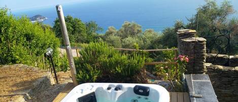 Dusche, kostenlose Toilettenartikel, Haartrockner, Bidet