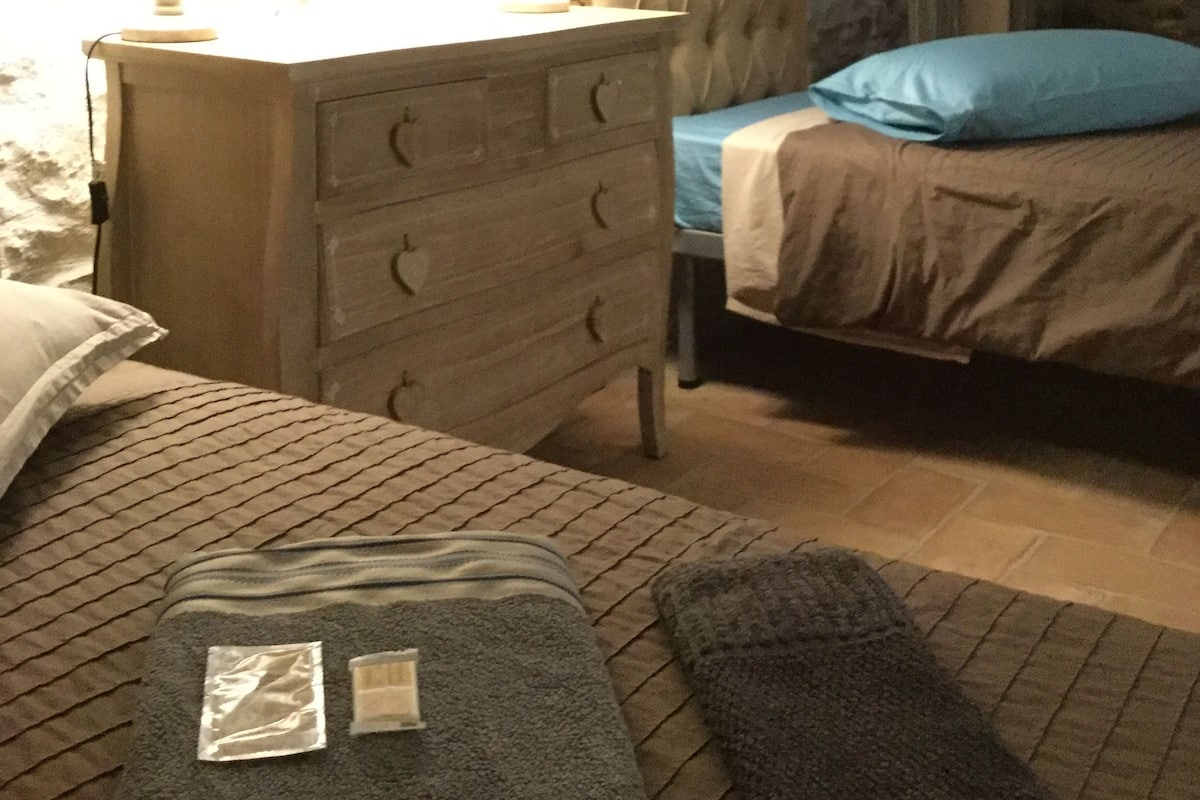 Economy Triple Room (Audrey Hepburn) | 1 bedroom, down comforters, in-room safe, individually furnished
