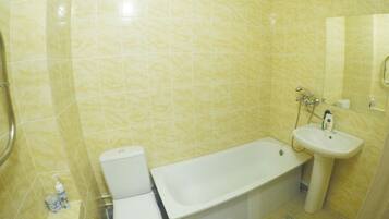 Yhden hengen huone | Kylpyhuone | Suihku, ilmaiset hygieniatuotteet