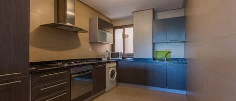 Apartment, 2 Schlafzimmer | Eigene Küche | Kühlschrank, Mikrowelle, Ofen, Herdplatte