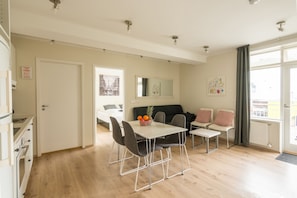 Lägenhet Comfort - balkong | Matservice på rummet