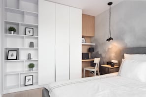 Deluxe-Apartment, 1 Queen-Bett und Schlafsofa (Silver Grey) | Zimmersafe, schallisolierte Zimmer, Bügeleisen/Bügelbrett