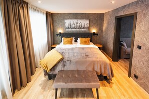 Blackout curtains, free WiFi, bed sheets - Centrum Hotel (Akureyri)