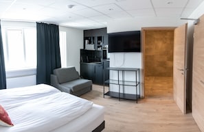 Blackout curtains, free WiFi, bed sheets