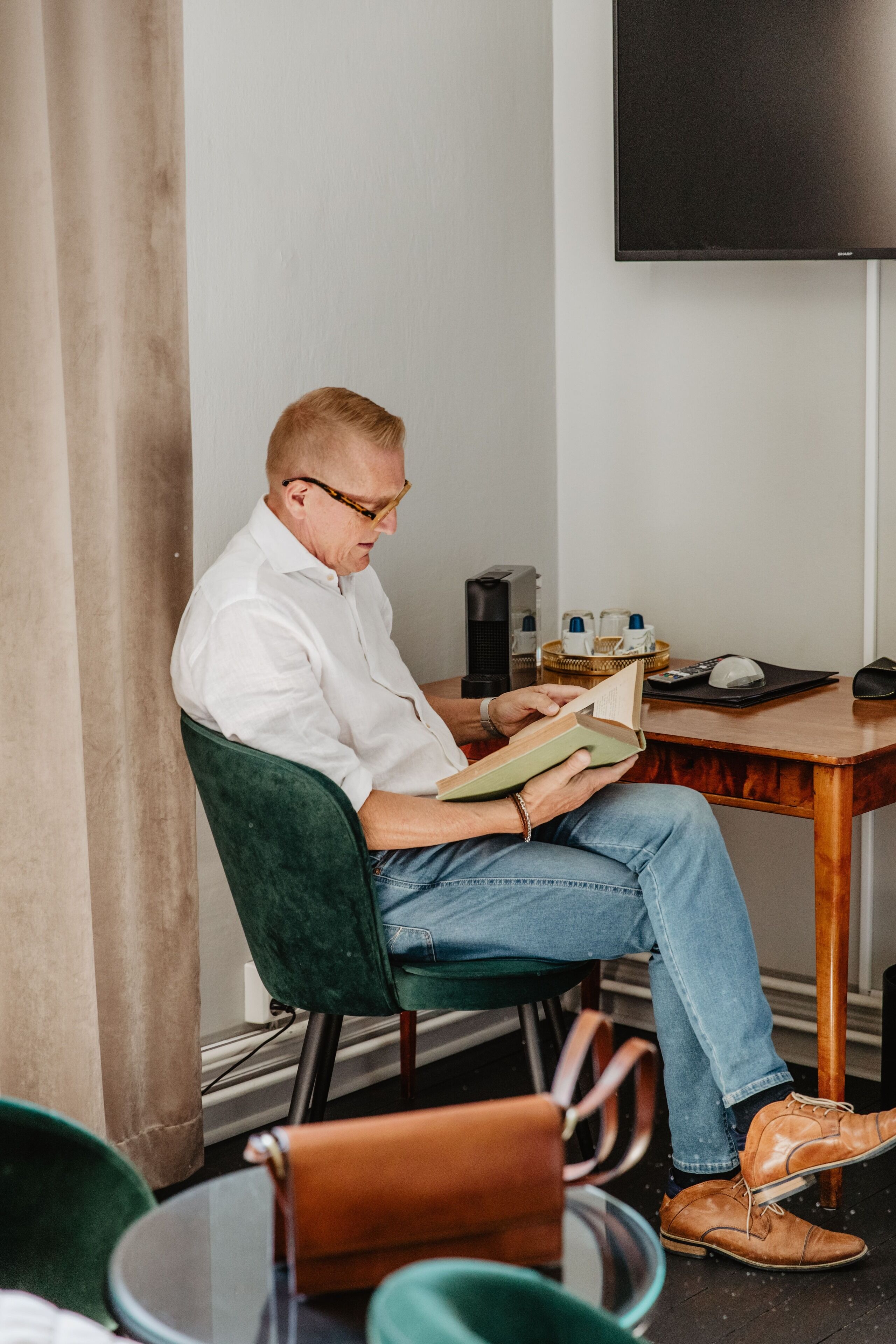 double room | 1 bedroom, individually decorated, individually furnished