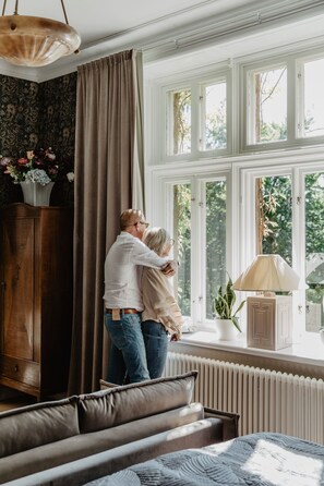 Individually decorated, individually furnished, blackout curtains - Hotel Slottsvillan (Huskvarna)