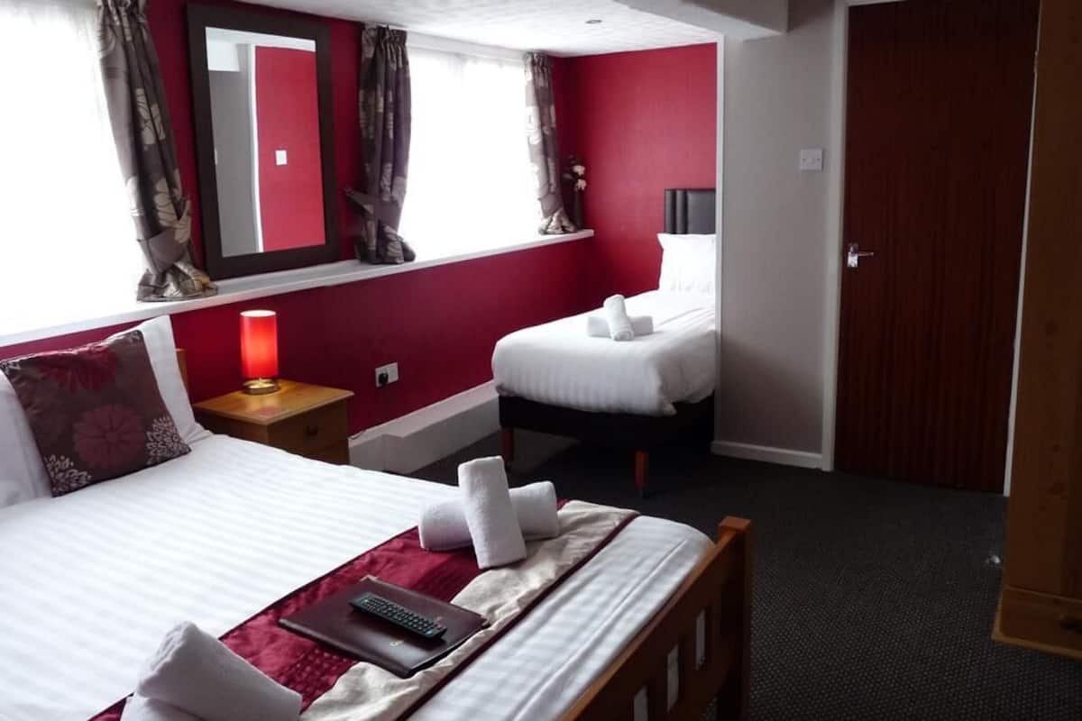 Standard Suite, Ensuite (2 Adults 1 Child )