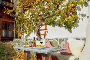 Traditional Chalet, 2 Bedrooms (excl. 160,00 EUR cleaning fee) | Terrace/patio - Almdorf Flachau (Flachau)