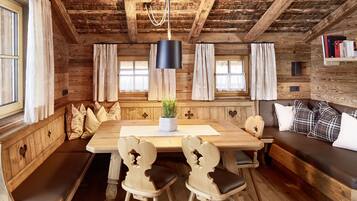 Chalet Desain, 2 kamar tidur (excl 160,00 EUR cleaning fee) | 1 kamar tidur, seprai katun Mesir, seprai premium, dan busa memori