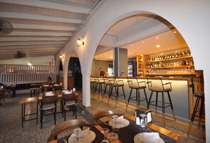 Breakfast, lunch, dinner served; Turkish cuisine