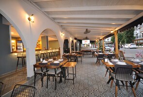 Breakfast, lunch, dinner served; Turkish cuisine