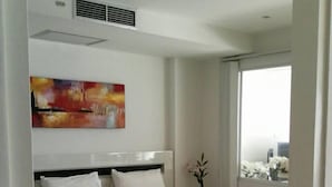 Room - Sunset Plaza by Wachinee (Karon)