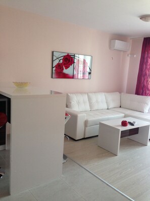 Apartamento, 1 quarto, cozinha | Camas com colchões de espuma com sistema de memória