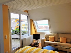 아파트, 침실 1개, 금연, 테라스 | 거실 공간 | 평면 TV, DVD 플레이어