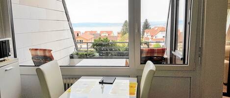 Apartment, 1 Bedroom, Non Smoking, Terrace | In-room dining