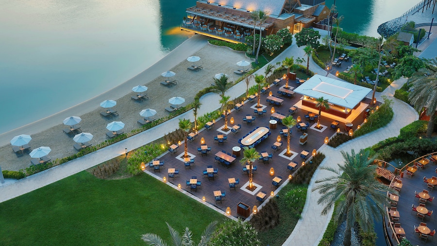Beach Rotana Residences