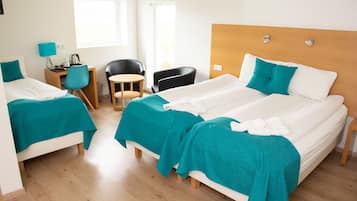 Standardværelse til 3 personer - privat badeværelse | Allergivenligt sengetøj, mørklægningsgardiner, lydisolering