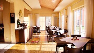 Breakfast and dinner served, Regional cuisine