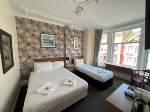 Quadruple Room | Iron/ironing board, free WiFi, bed sheets
