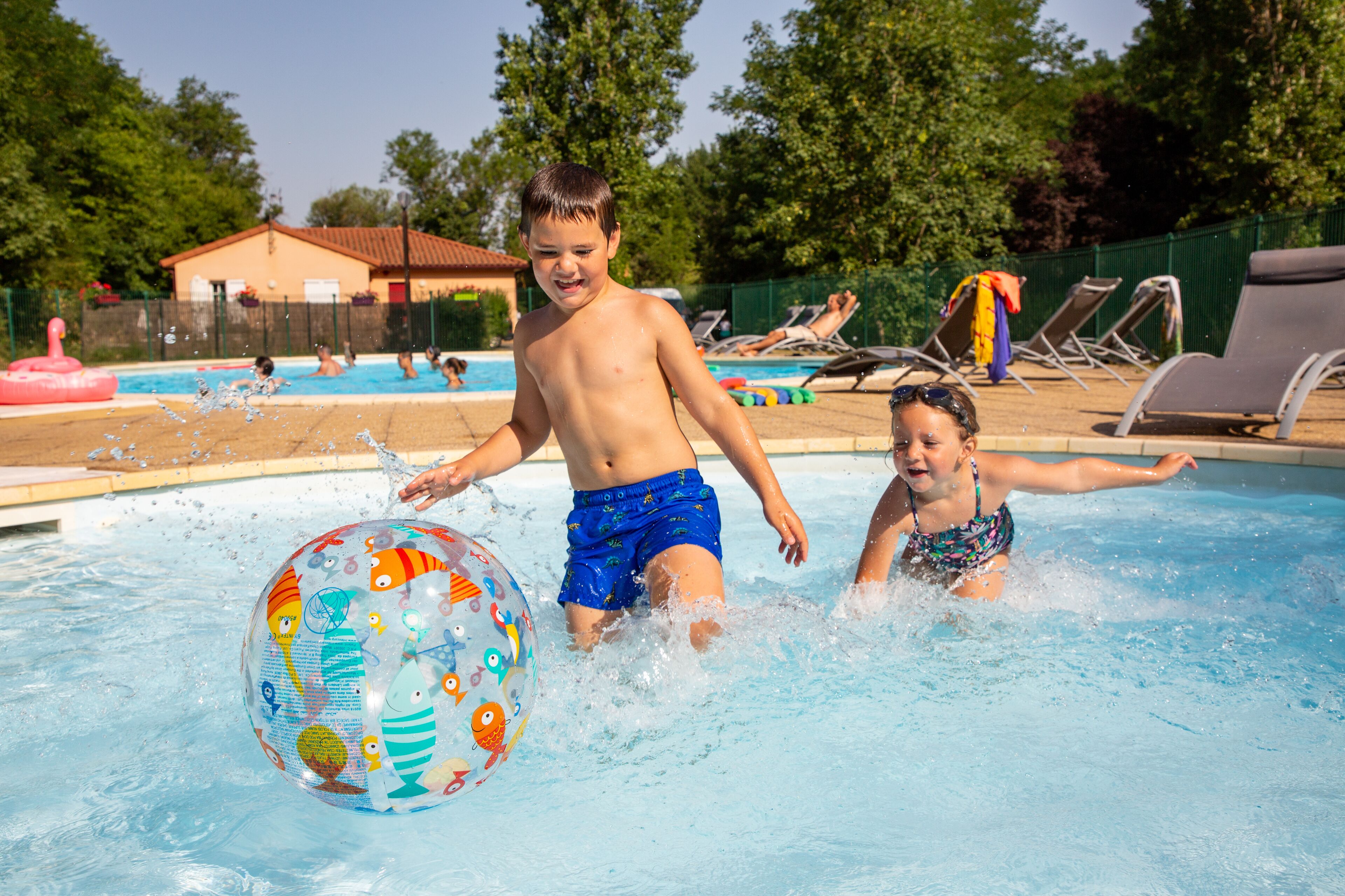 Seasonal outdoor pool, pool umbrellas, sun loungers